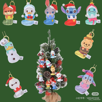 Disney迪士尼｜Winnie The Pooh Eeyore Stitch Scrump Judy Nick BayMax Christmas2024东迪冬日圣诞限定系列可爱角色袜子挂件/包挂/圣诞树装饰｜约3 x 15 x 6 cm