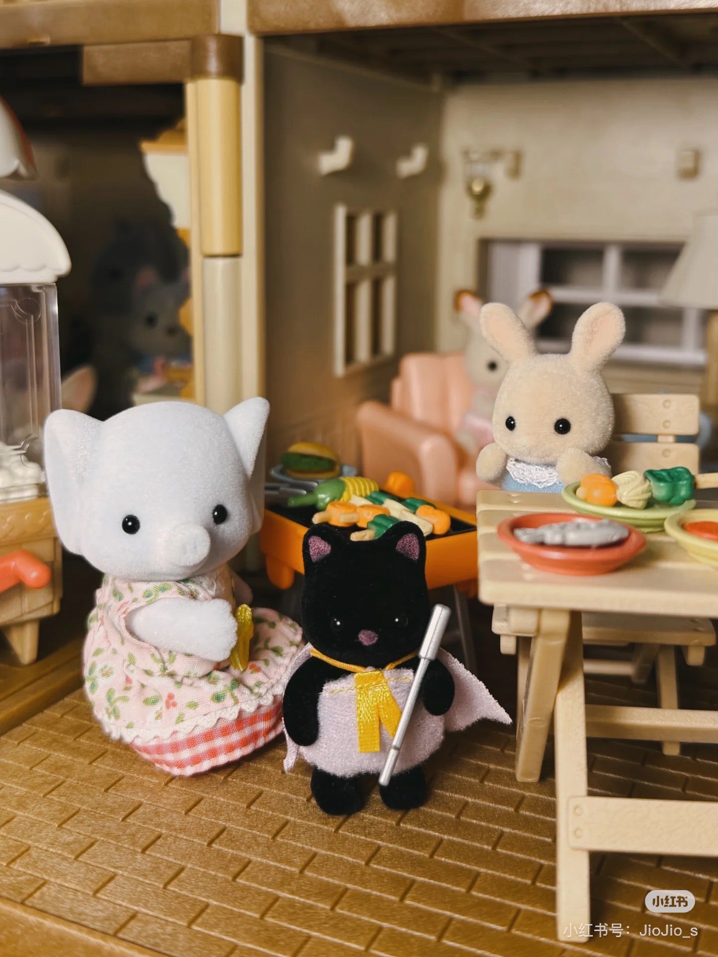 SylvanianFamilies｜Elephant Girl BBQ Picnic Set 5640
