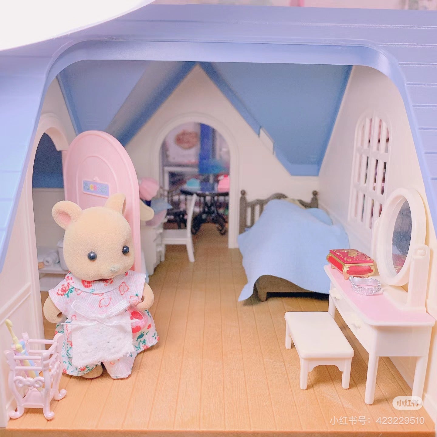 SylvanianFamilies森贝儿家族｜Courtyard Home Gift Set-Floral Cat蓝色度假别墅+丝绸猫套组/玩具/过家家5609