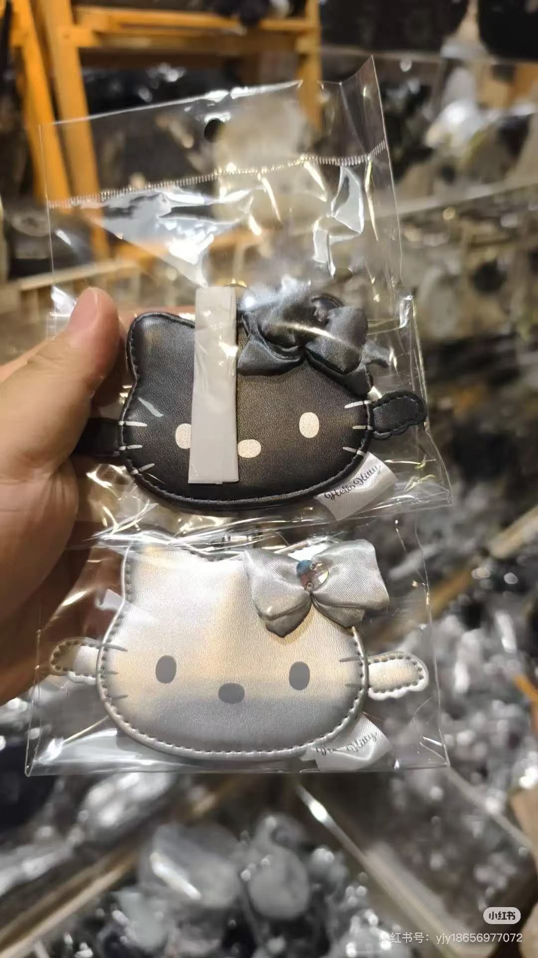 Hello Kitty｜Angel Face Mirror Charm｜H65xW110xD5mm approx.
