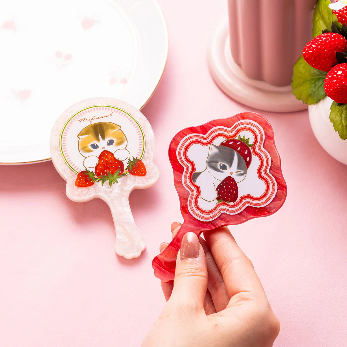 Mofusand｜Merci Strawberry Acrylic Mini Hand Mirror｜H110 x W65 x D5mm approx.