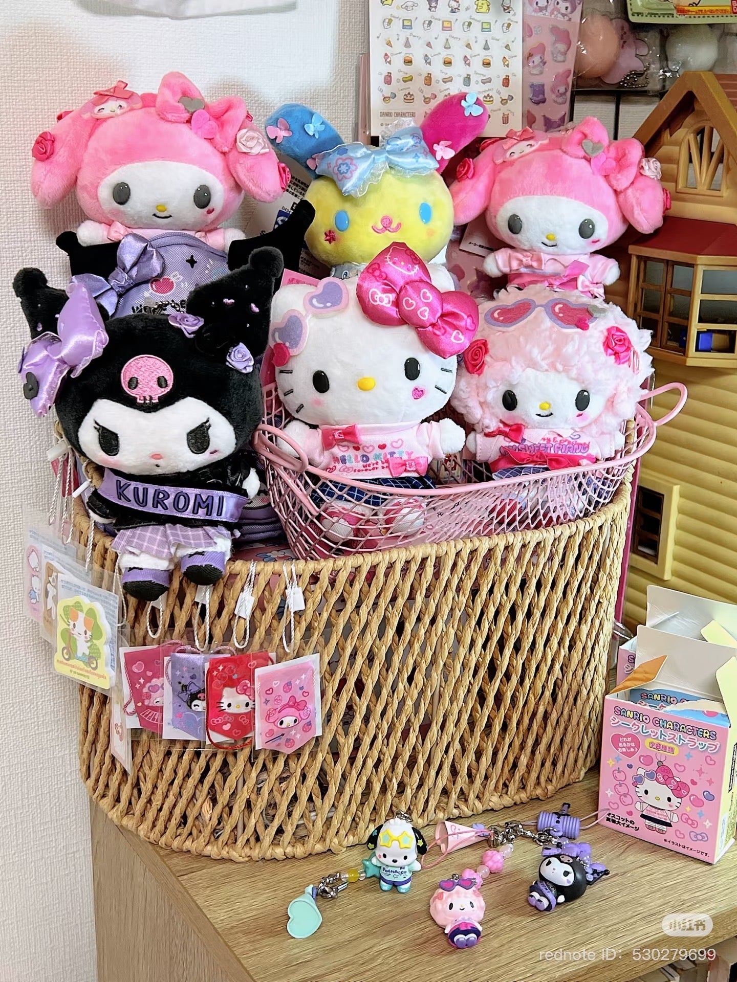 【limit 1】Sanrio｜Academy Sparkle Festival Mascot Holder /Plush Keychain｜15.5 x 10.4 x 7.3cmapprox.