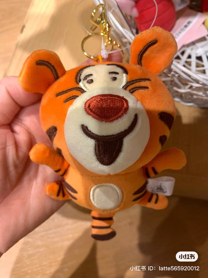 Disney｜限定呆萌扁扁傻子系列/二傻系列/铁憨憨/毛绒挂件/包挂｜约高さ10.3×幅8×奥行き5.4(cm)