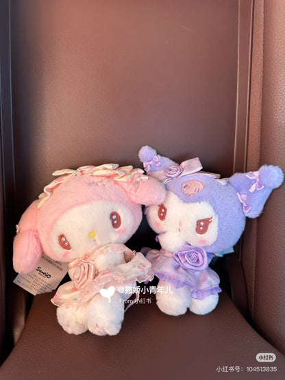 Sanrio三丽鸥｜Mascot Holder /Dolly Rose多莉玫瑰限量系列手捧花毛绒玩偶挂件/包挂｜约10.5×8×13cm
