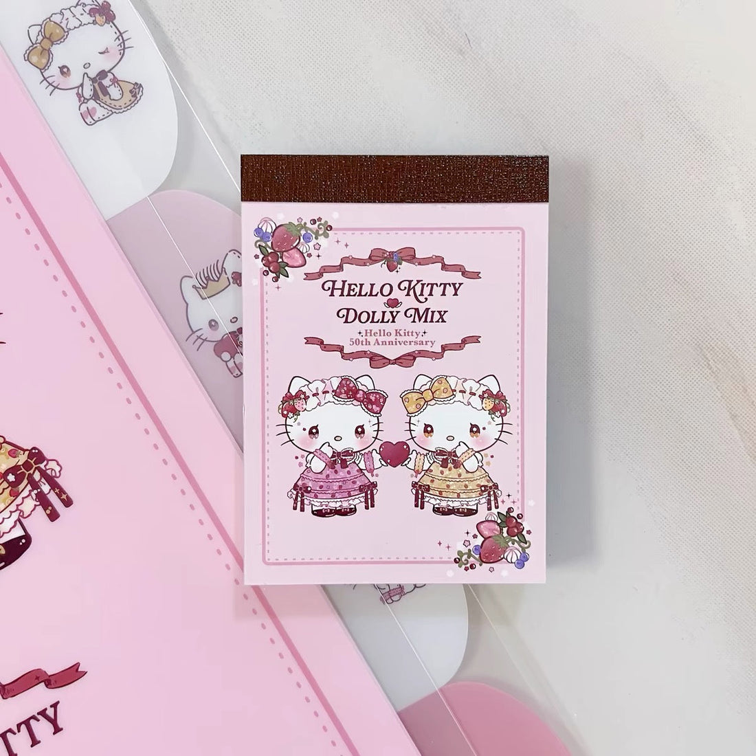 Sanrio｜50周年Hello Kitty x Dolly Mix 便签本｜约H88×W63×D7mm