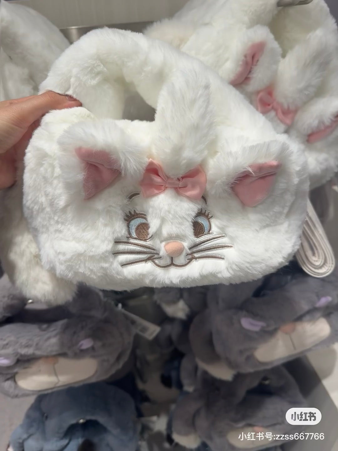 Disney迪士尼｜WINTER PARK FASHION 2 way Handbag东迪冬日限定毛茸茸两用斜挎包/手提包/收纳包｜约高13×寬23×深14（cm）