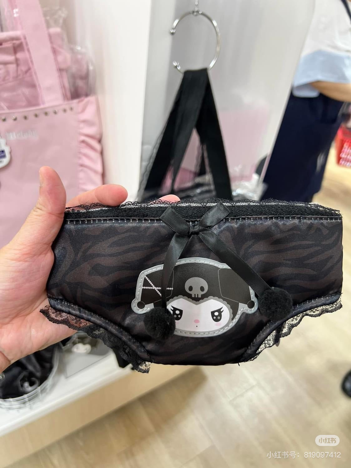 Sanrio｜Twin Idol Flat Pouch｜19.5×1×10.5cm approx.