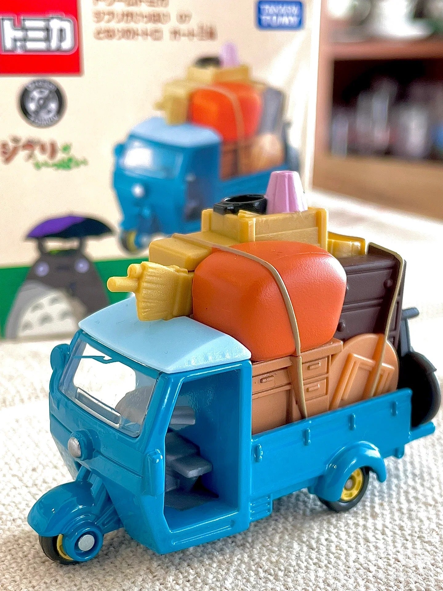 Tomica｜Dream Tomica Ghibli 07 My Neighbor Totoro Three-wheeler Vehicle 多美卡 × 吉卜力宫崎骏《龙猫》搬家三轮车模型玩具/摆件｜约W50×H30×D66 mm