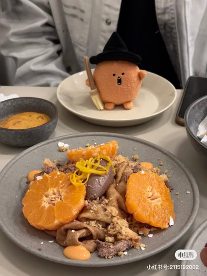 Nagano嘲讽熊｜Characters Mini  Mascot (Witch Naogura Croquette)万圣节扫把女巫薯饼可乐饼毛绒挂件/包挂｜约 H110 x W90 x D65mm