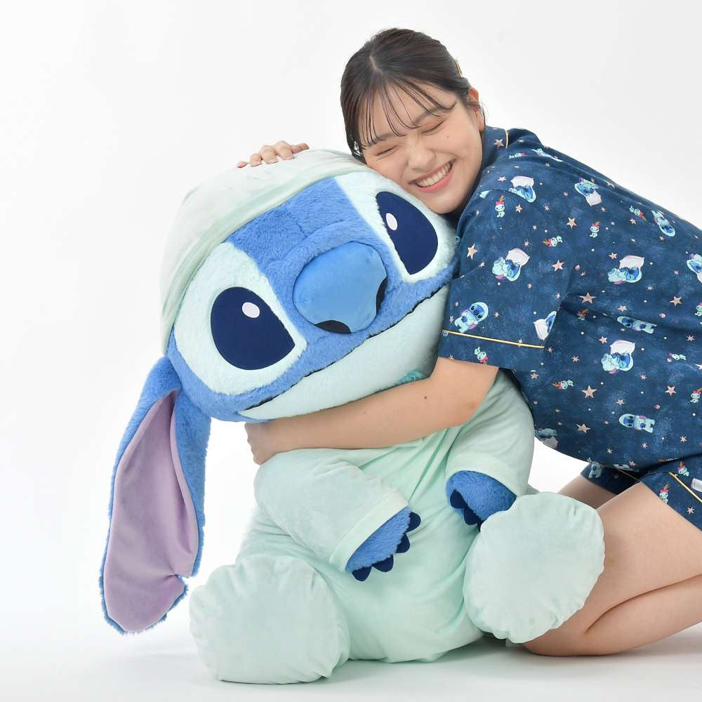 Disney｜睡衣史迪仔限定超大巨型史迪奇/抱起来巨舒服/送女友最佳礼物｜高さ約75×幅60×奥行き57(cm)
