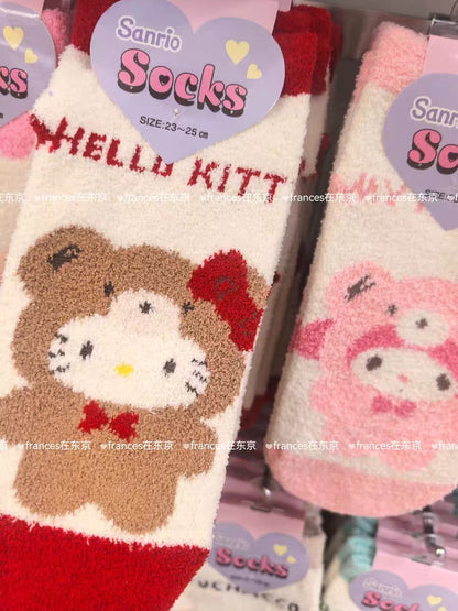 Sanrio三丽鸥｜Fuzzy Socks小熊装扮图案毛绒保暖袜子｜23-25