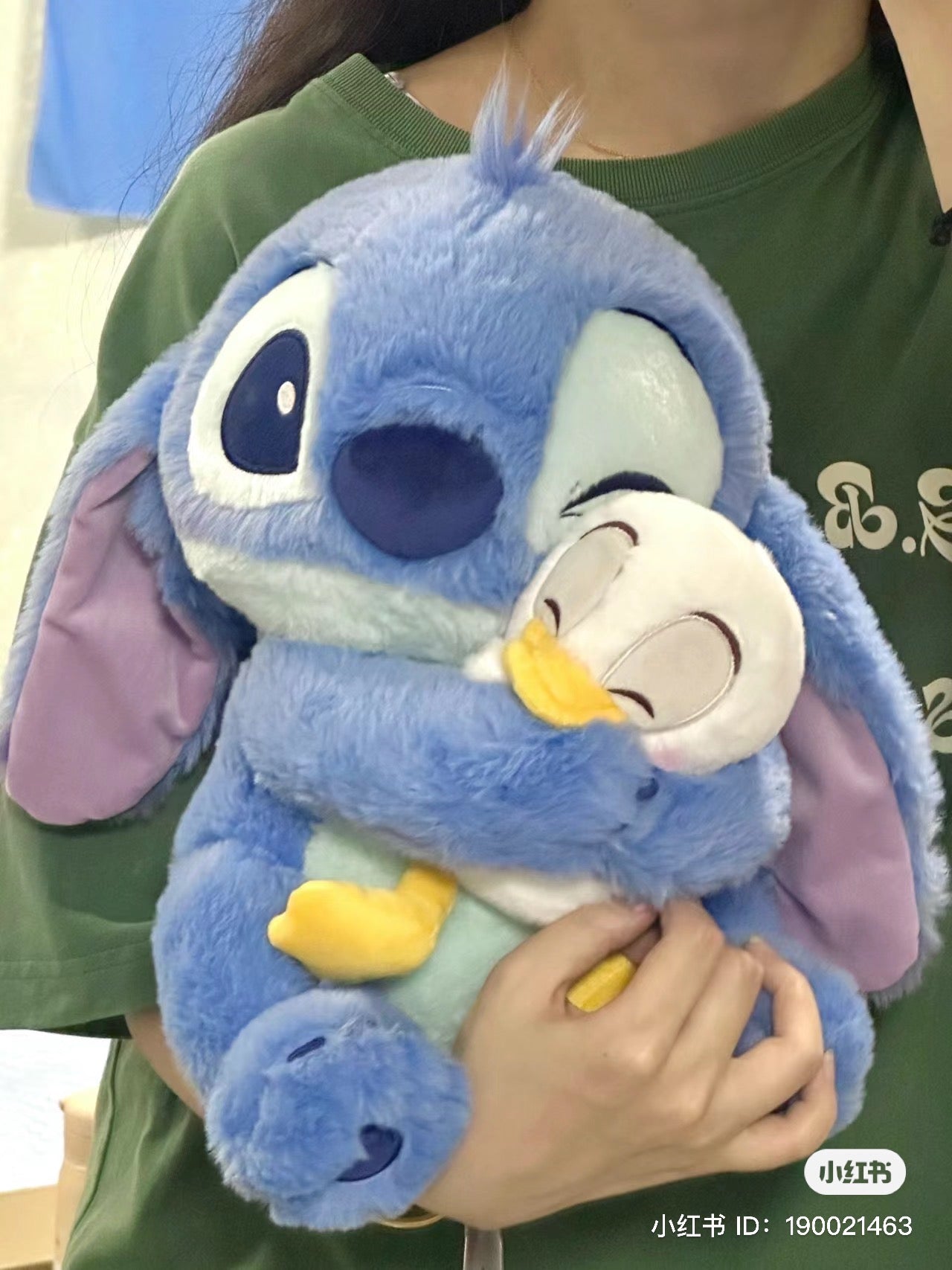 Disney迪士尼｜限定史迪仔生日系列抱鸭鸭公仔/玩偶｜約 高さ31×幅24×奥行き21cm