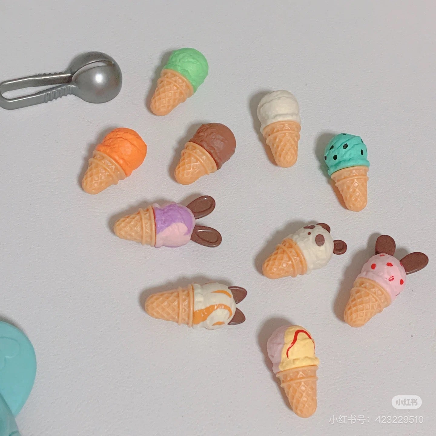 SylvanianFamilies森贝儿家族｜Ice Cream Van- Dollhouse Playset冰淇淋车套装玩具/过家家5651