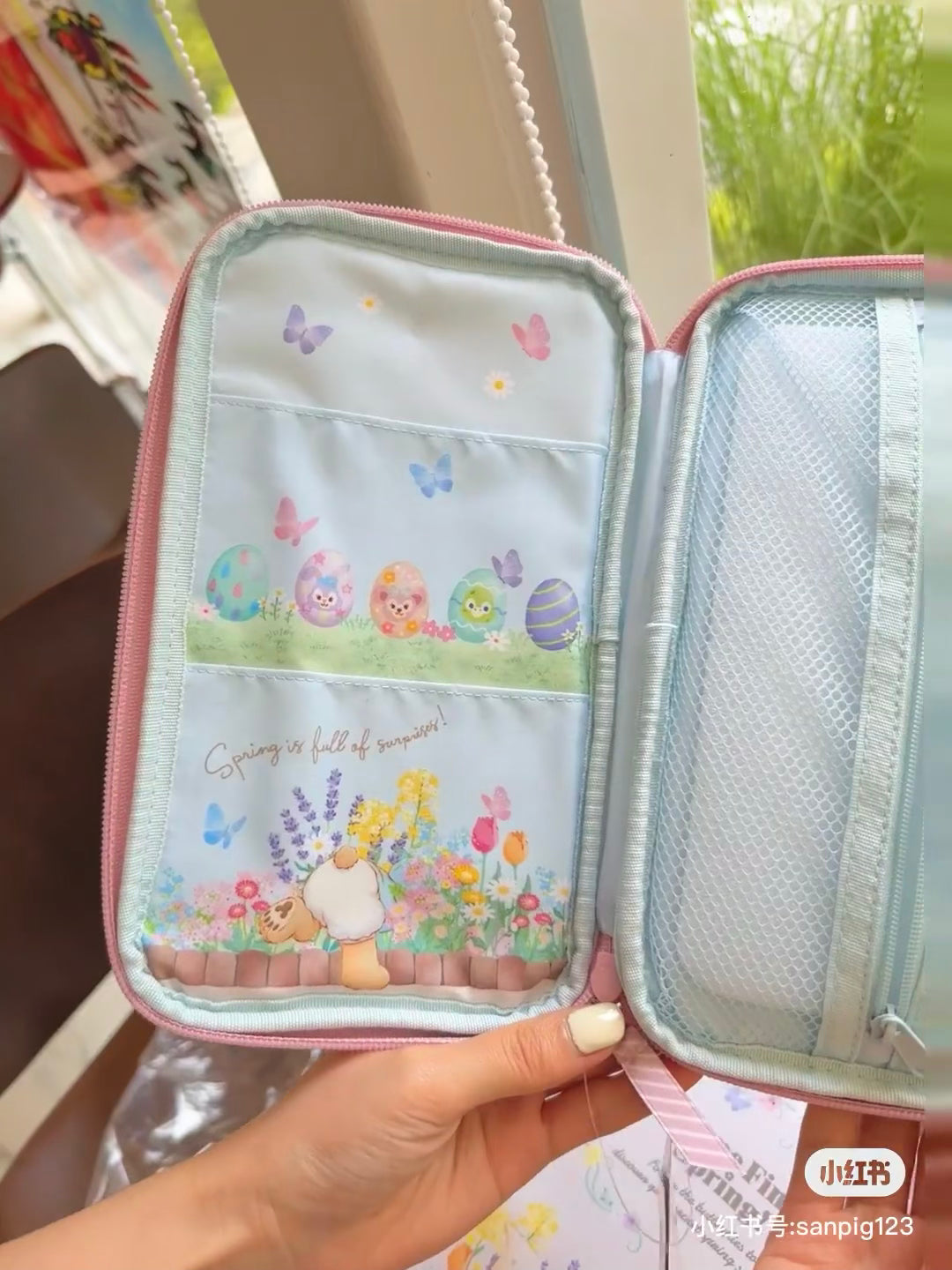 Disney迪士尼｜2024东迪春日复活节限定多功能收纳包/护照夹/手帐包/前后内里都可爱｜約22×13cm