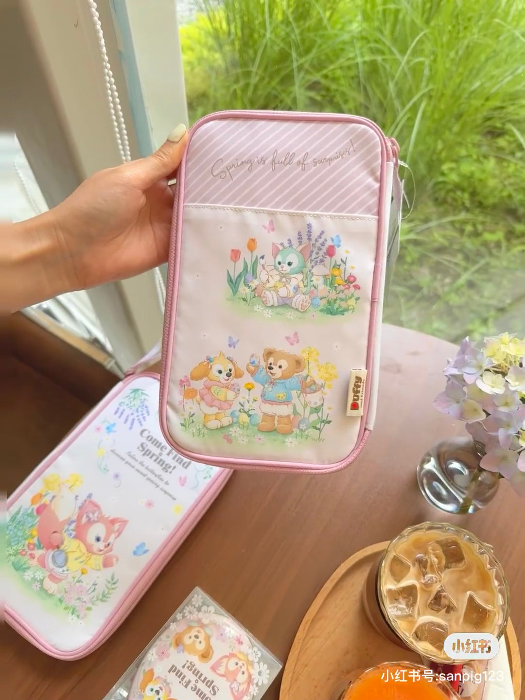 Disney迪士尼｜2024东迪春日复活节限定多功能收纳包/护照夹/手帐包/前后内里都可爱｜約22×13cm