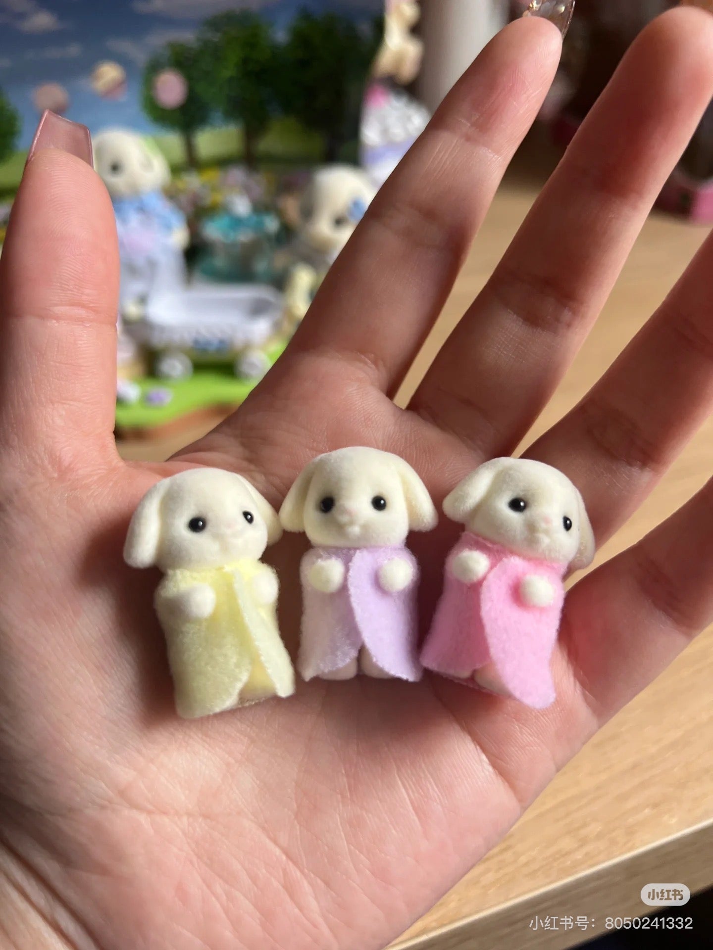 SylvanianFamilies森贝儿家族｜Flora Rabbit Family芙罗拉垂耳兔家族一家五口三胞胎套组/玩具/过家家5735