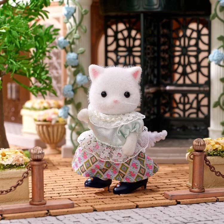 SylvanianFamilies｜Town Series Coordination Set Persian Cat Older Sister
