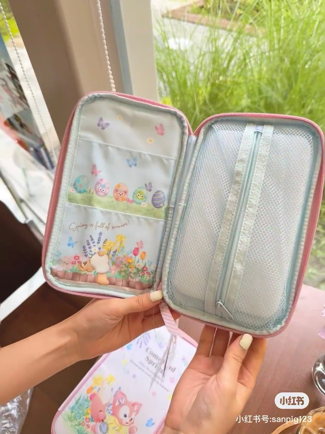 Disney迪士尼｜2024东迪春日复活节限定多功能收纳包/护照夹/手帐包/前后内里都可爱｜約22×13cm