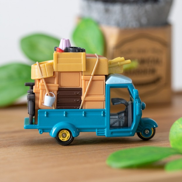Tomica｜Dream Tomica Ghibli 07 My Neighbor Totoro Three-wheeler Vehicle 多美卡 × 吉卜力宫崎骏《龙猫》搬家三轮车模型玩具/摆件｜约W50×H30×D66 mm