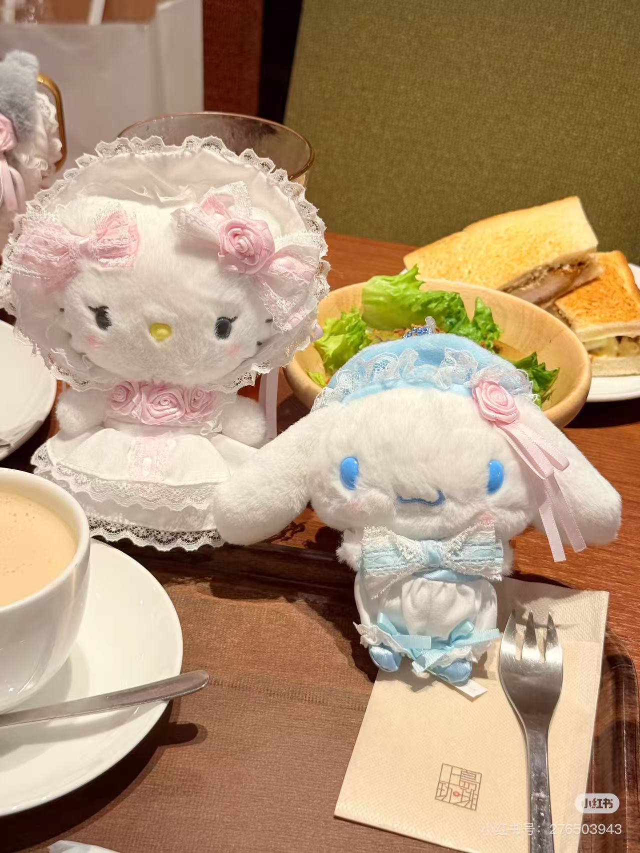 【Restock incoming】Sanrio｜White Frill Design Mascot Holder /Plush Keychain｜13.5×7.5×18cm approx.