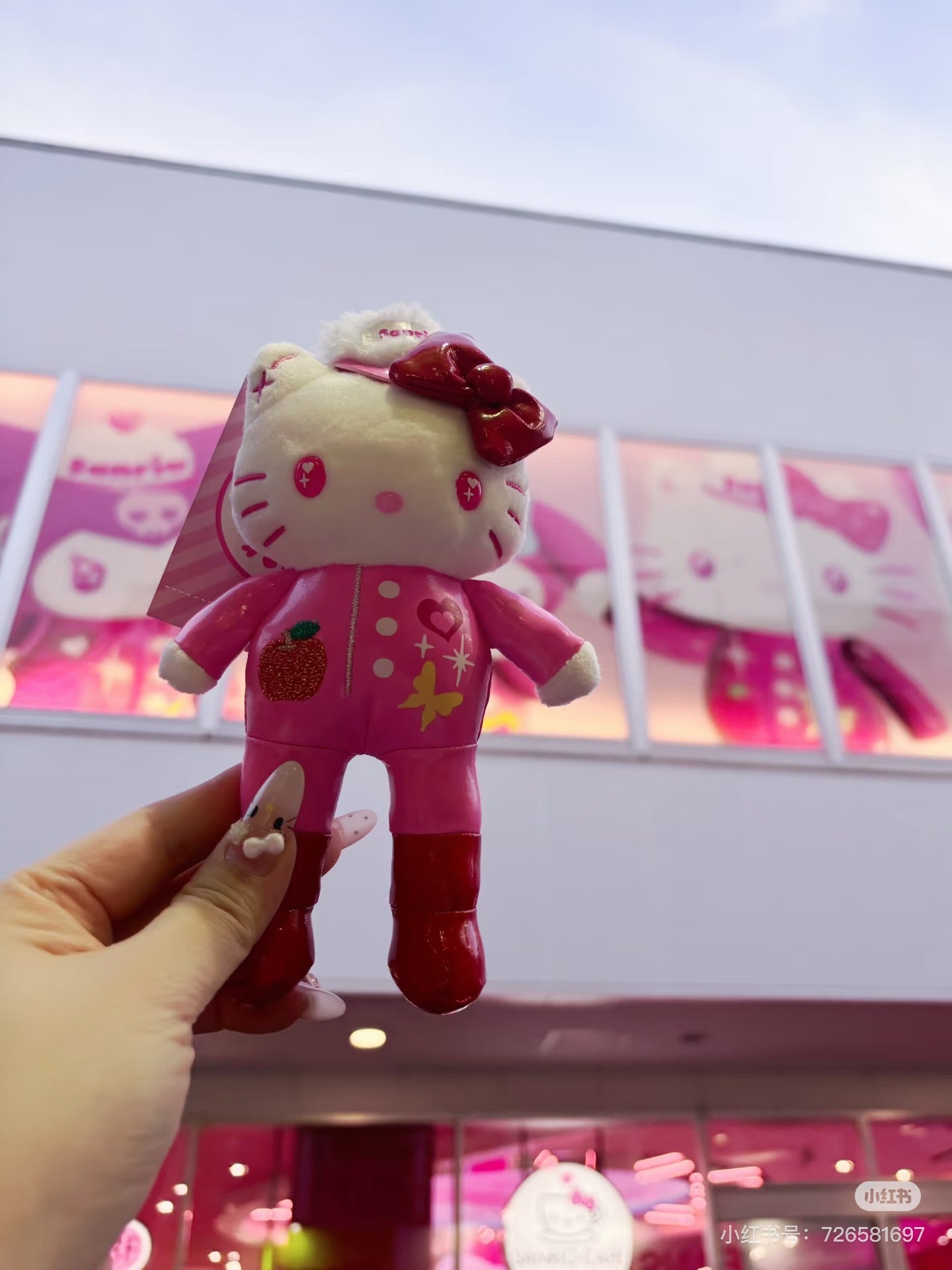 【limit 1】Sanrio｜HARAJUKU STORE &amp; CAFÉ OPENS ITS DCDRS! long legs Mascot Holder /Plush Keychain