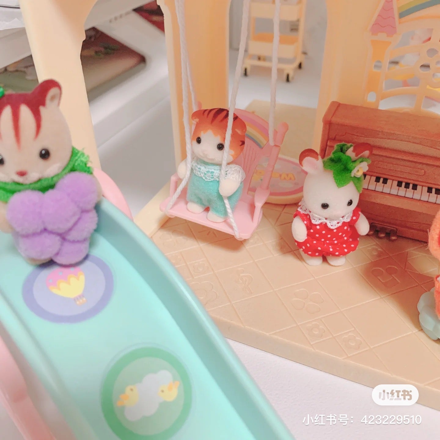 【限时折扣】SylvanianFamilies森贝儿家族｜Baby Castle Nursery gift set-Milk Rabbit-Poodle Baby Milo彩虹城堡幼儿园+牛奶兔+贵宾犬宝宝套组/玩具/过家家5670