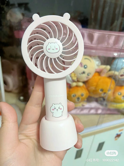 Chiikawa 吉伊卡哇｜便携式/手持/挂脖USB充电电风扇｜约 H140 x W63 x D38mm