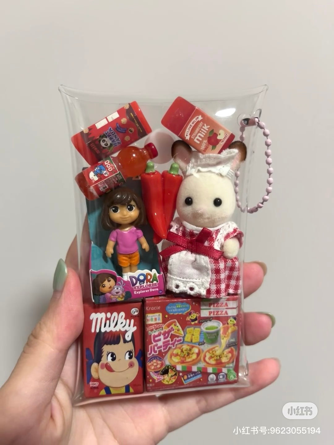 SylvanianFamilies｜FOREST KITCHEN BABY CHOCOLATE RABBIT WAITRESS Red
