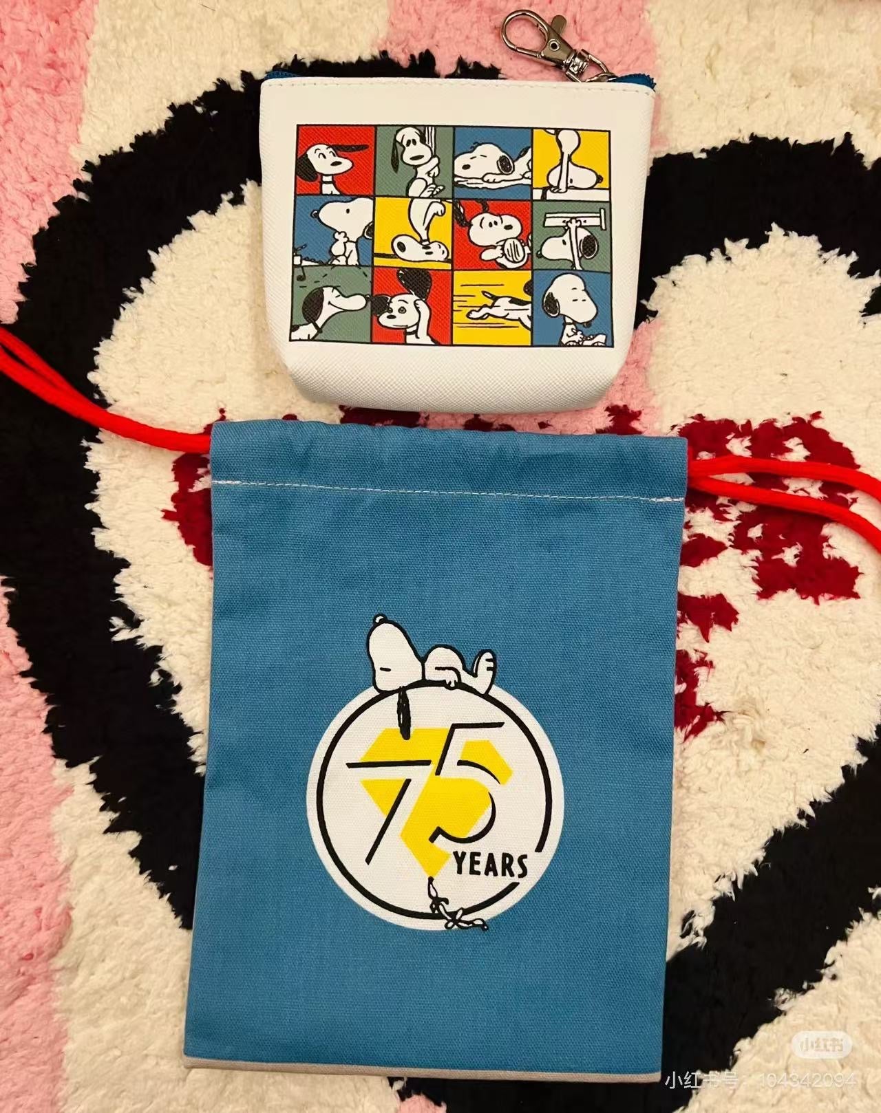 Snoopy｜PEANUTS 75th Anniversary Petit Pouch｜110 x 85 x 25 mm approx.