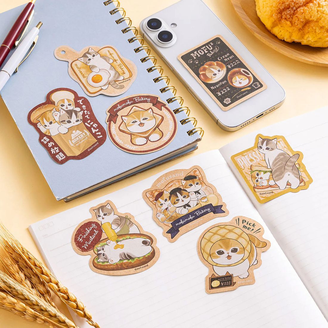 Mofusand｜Mofumofu Bakery Smartphone-sized sticker｜H76 x W66mm approx.