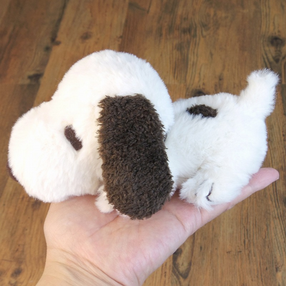 Snoopy史努比｜Nakajima Plush Toy Fuwakuta Plush Toy Mocha S毛茸茸趴趴掌上公仔/玩偶｜约4.1x1.6x4.1cm