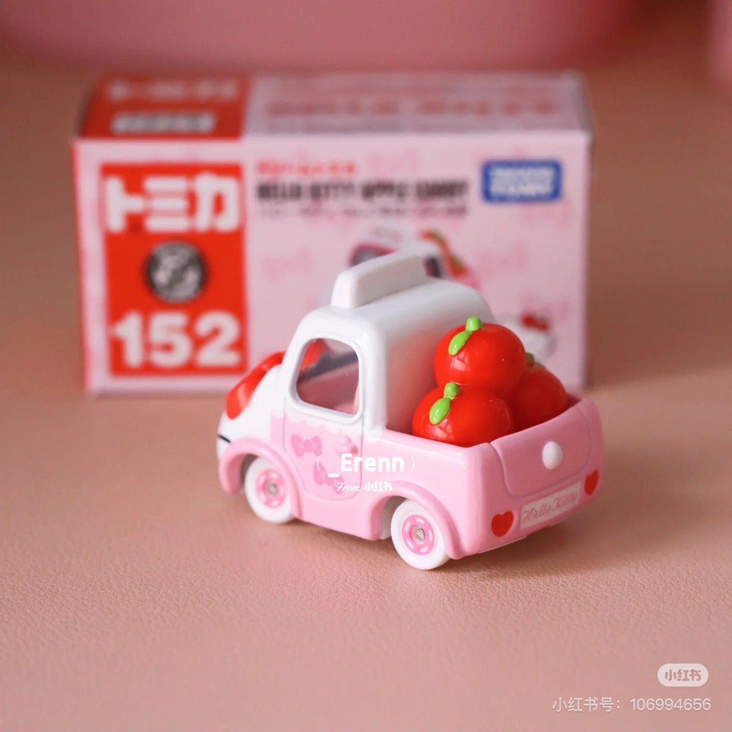 Tomica｜Dream Tomica 152 Hello Kitty Apple Car｜W78×H41×D39mm approx.