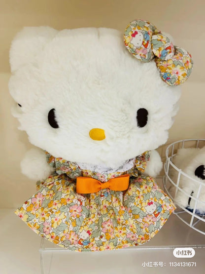 Hello kitty凯蒂猫｜小碎花系列裙裙玩偶/公仔/裙子上也有kitty图案｜约H22×W19×D15cm