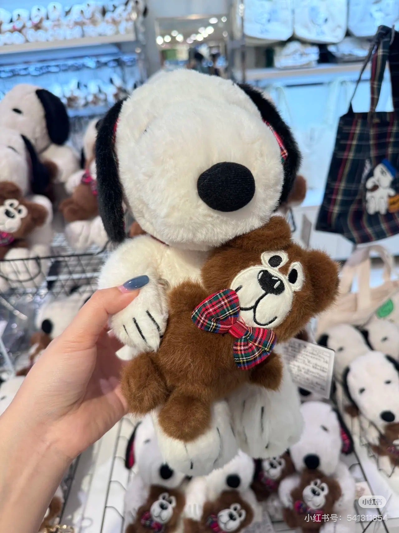 Snoopy史努比｜展会限定抱泰迪熊玩偶/公仔S~M