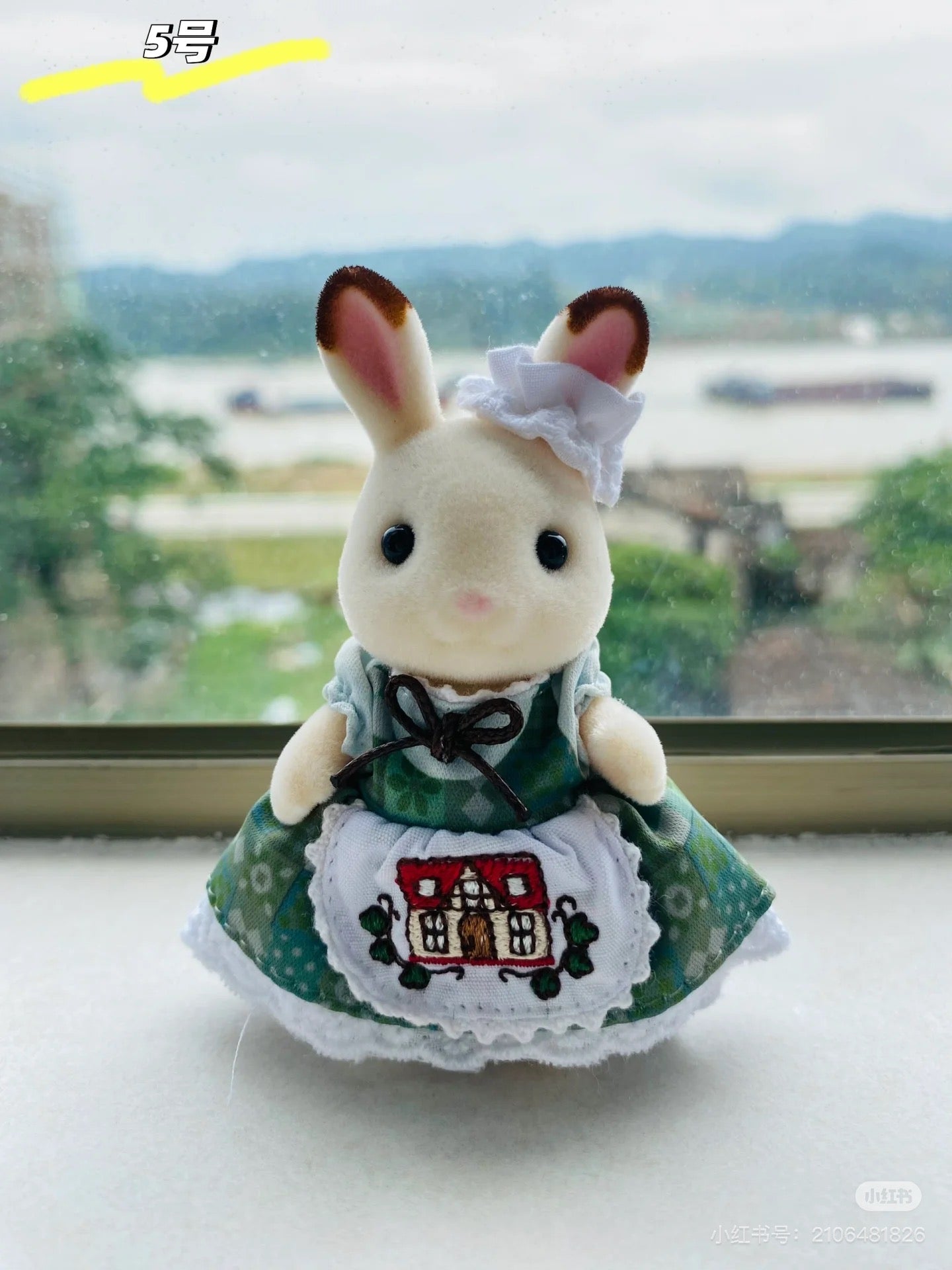SylvanianFamilies｜CHOCOLATE RABBIT HOME EMBROIDERY Calico Critters Epoch