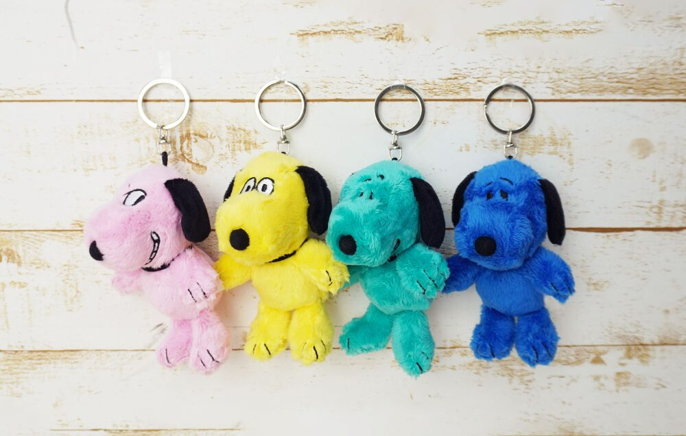 Snoopy｜Peanuts I LIKE COLORFUL COLLECTION Fluffy Mascot Holder /Plush Keychain｜12cm x 7cm x 7cm approx.