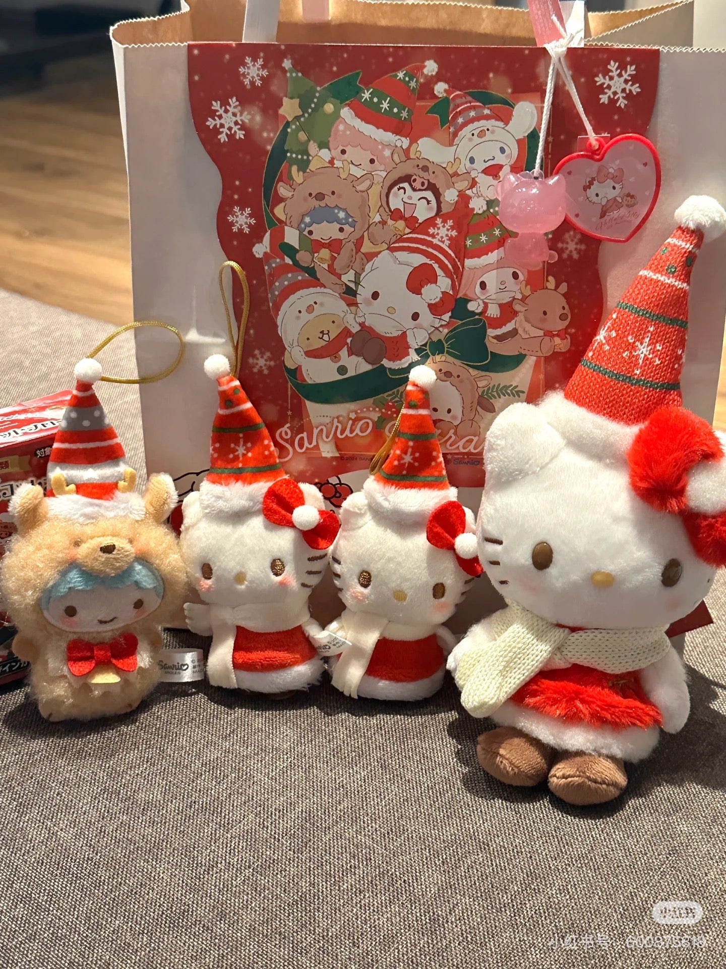 Sanrio三丽鸥｜Mascot Holder/ Christmas 2024圣诞限定可爱角色毛绒玩偶挂件/包挂｜约8.5×6.5×19cm