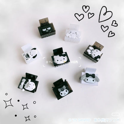 Sanrio三丽鸥｜Secret Vance Clip - Monotone Blind Box黑白印象千鸟格系列亚克力抓夹鲨鱼夹盲盒/全8种｜1枚入