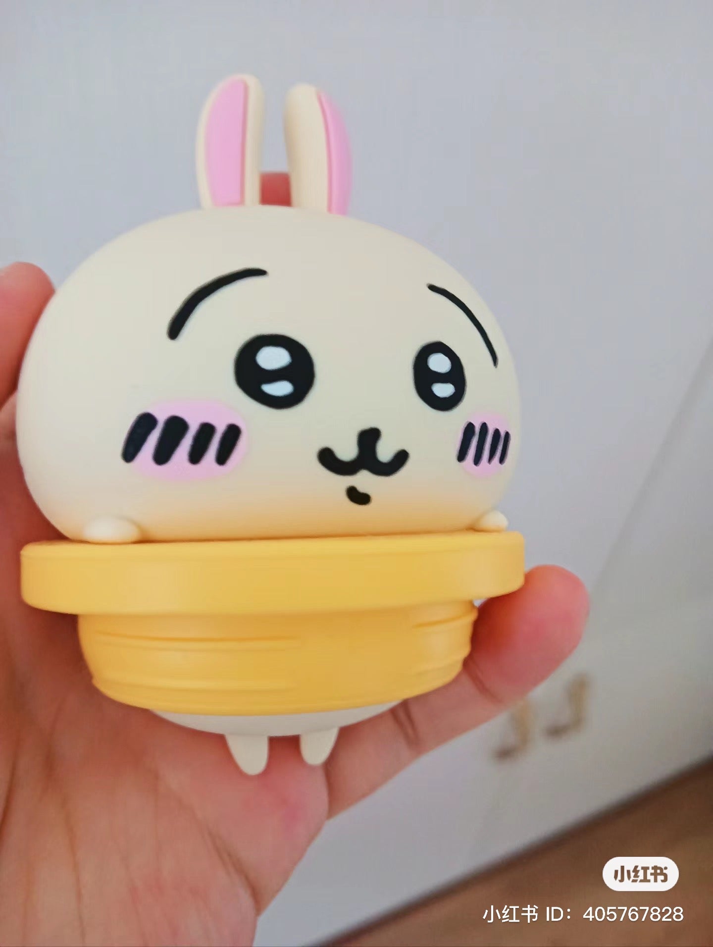 Chiikawa 吉伊卡哇｜角色大头玻璃奶瓶糖罐+糖/收纳罐/糖盖子底下还有小脚｜约H128×W65×D65mm【25.02 】