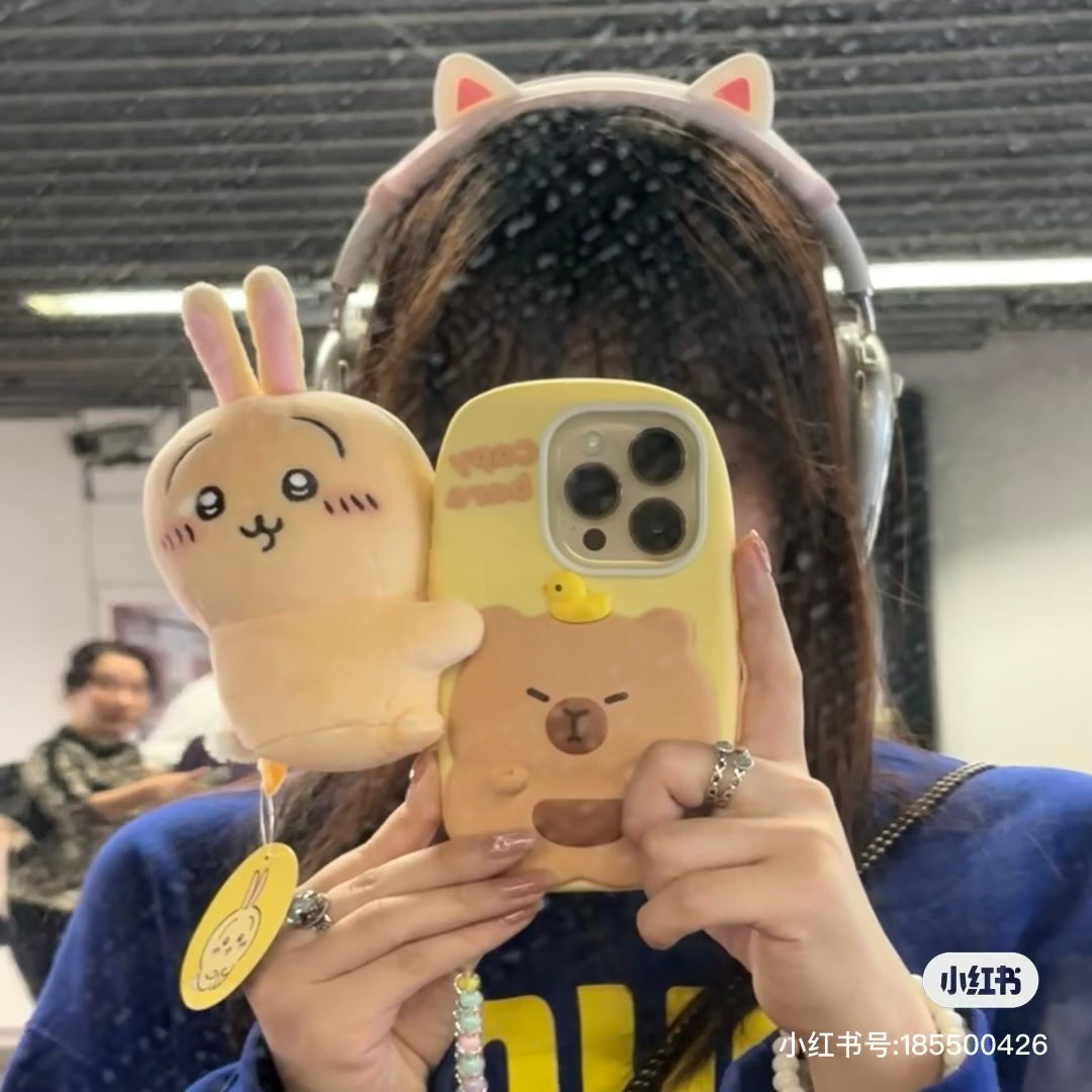 Chiikawa 吉伊卡哇｜侧身抱抱夹子公仔/玩偶/可当摆件可放置少量文具/可夹着当挂件｜約H130×W100×D70mm