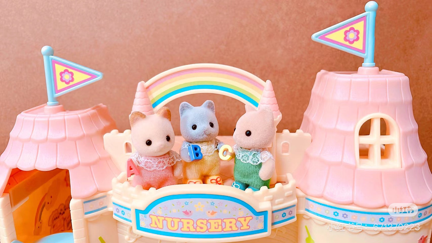 【限时折扣】SylvanianFamilies森贝儿家族｜Baby Castle Nursery gift set-Milk Rabbit-Poodle Baby Milo彩虹城堡幼儿园+牛奶兔+贵宾犬宝宝套组/玩具/过家家5670