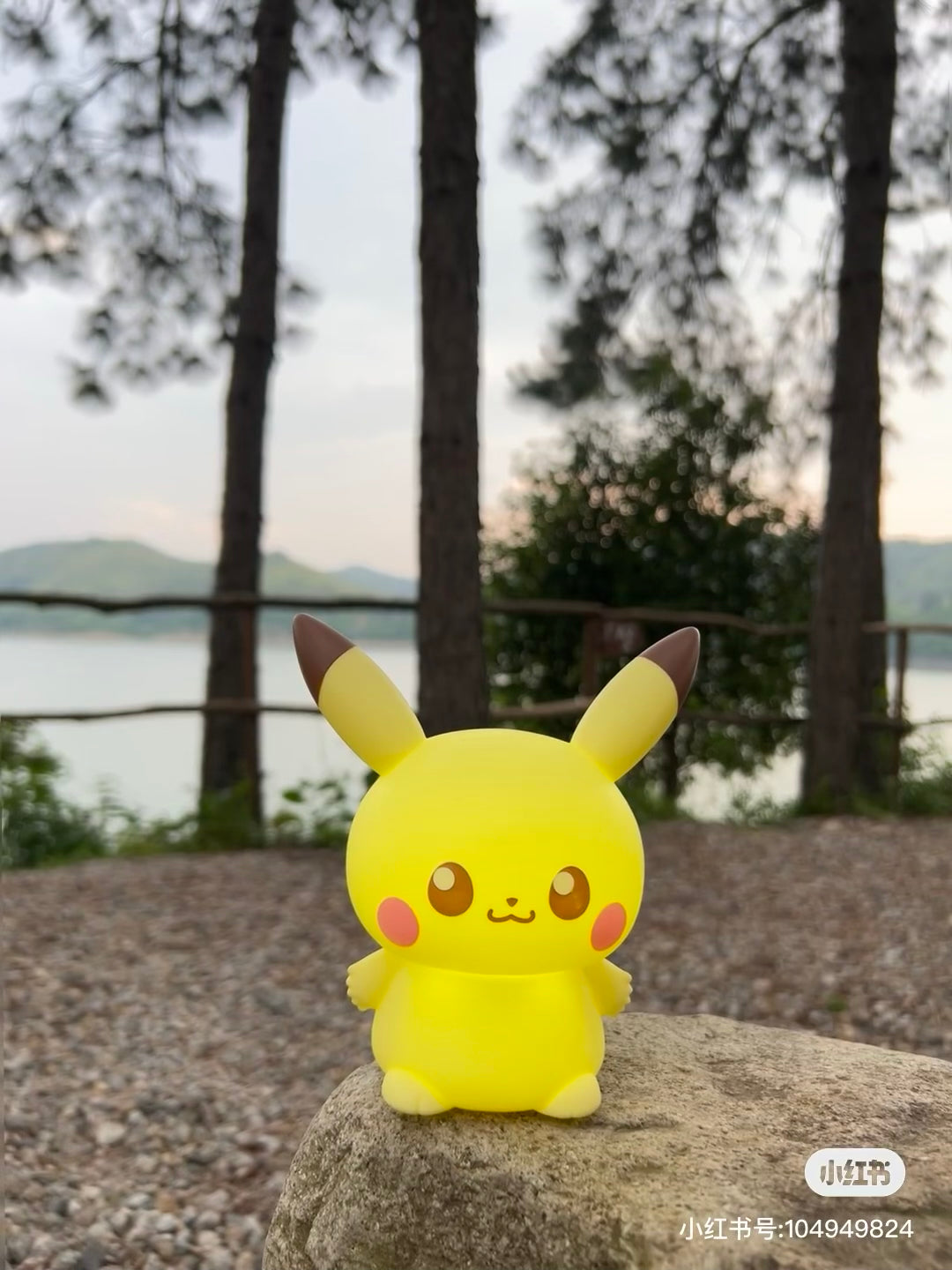 Pikachu皮卡丘｜Takara Tomy Pokemon-Pokepeace Puni Kyun Light 宝可梦软软捏捏多段变光皮卡丘小夜灯｜约15 x 15 x 10cm