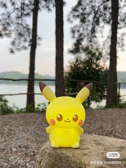 Pikachu皮卡丘｜Takara Tomy Pokemon-Pokepeace Puni Kyun Light 宝可梦软软捏捏多段变光皮卡丘小夜灯｜约15 x 15 x 10cm