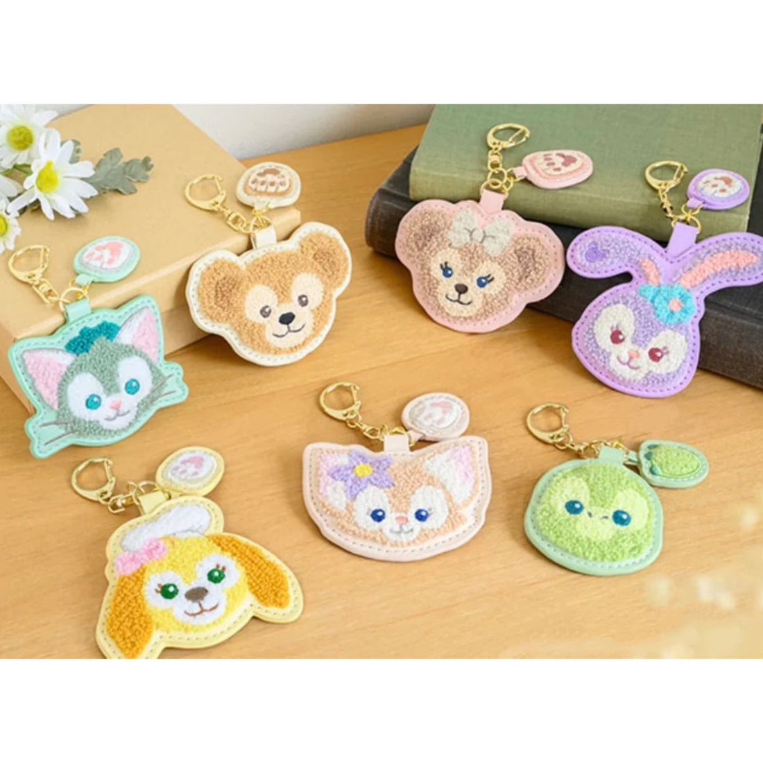 Disney迪士尼｜东迪Duffy达菲和他的朋友们毛绒绒刺绣皮质感七宝钥匙扣/正面都可爱/还有手掌印小吊饰