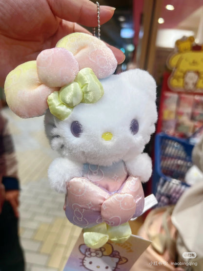 HelloKitty凯蒂猫｜Birthday 50th The Fashionable Ribbons Sanrio 50周年生日限定丝绒彩虹渐变蝴蝶结毛绒玩偶挂件/包挂/眼睛里有星辰｜约幅12×奥行5×高さ16cm