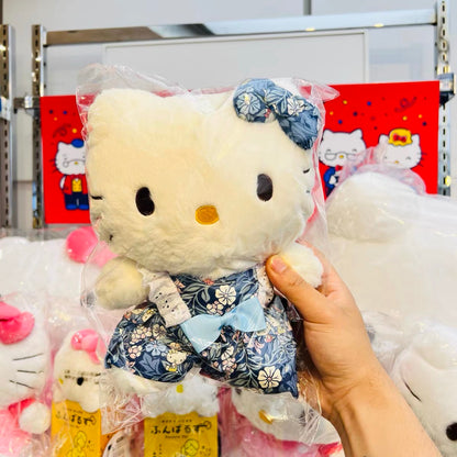 Hello kitty凯蒂猫｜小碎花系列裙裙玩偶/公仔/裙子上也有kitty图案｜约H22×W19×D15cm