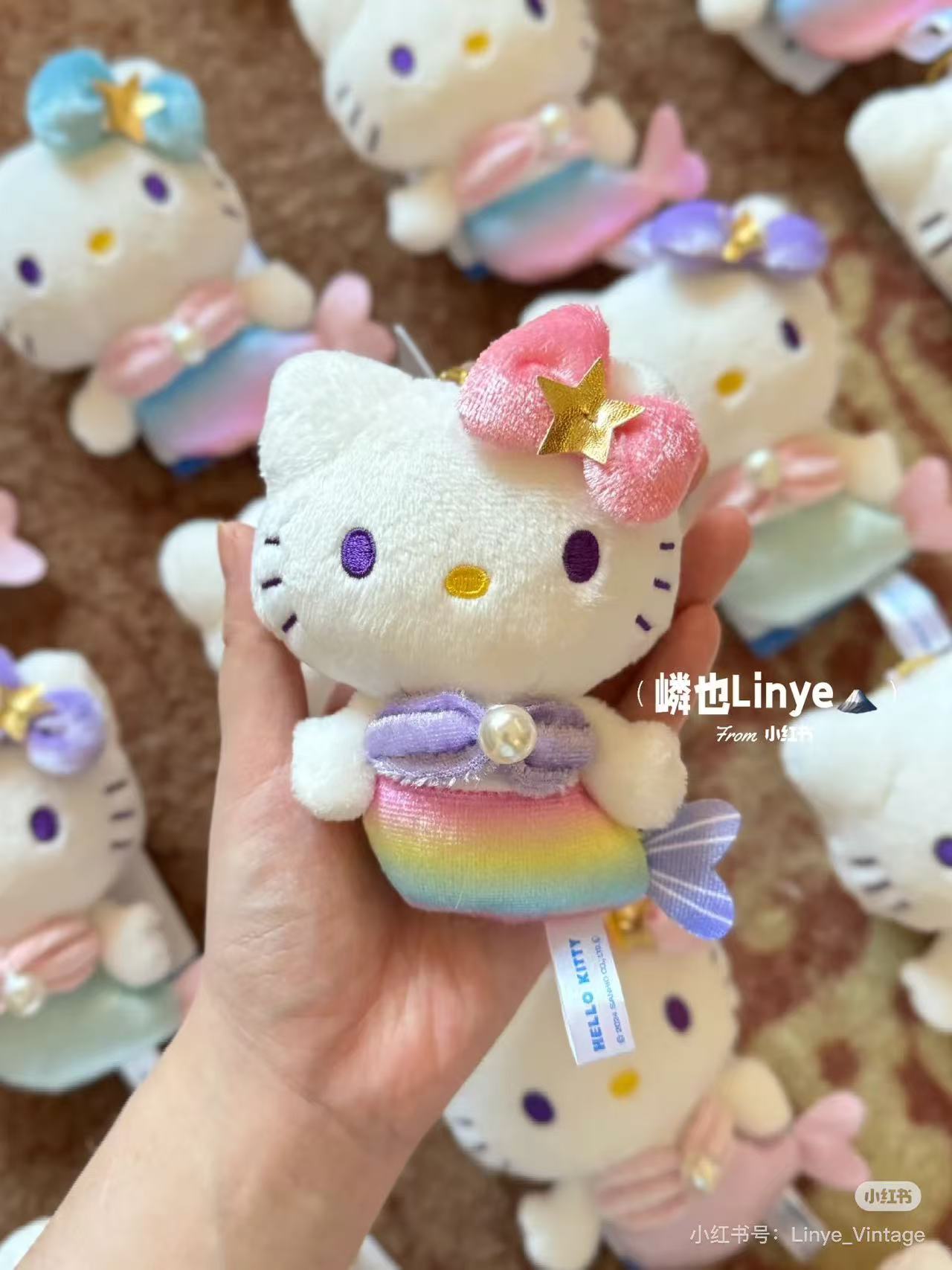 HelloKitty｜Sanrio 50th Anniversary Collection Mermaid Mascot Holder /Plush Keychain｜H10.5 x W8.5 x D4.5cm approx.