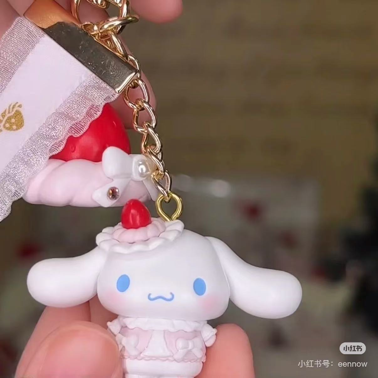 Sanrio｜Strawberry Whipped Cake Mascot Keychain｜2.7×2.8×3.5cm approx.