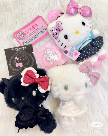 Hello kitty凯蒂猫｜Sanrio Hello Kitty Mascot Holder/ Angel and Little Devil天使恶魔挂件｜约 14.9 x 12.1 x 7.8 厘米