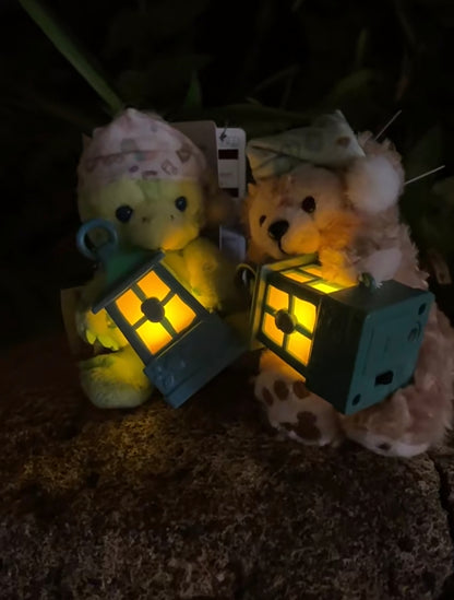 Disney迪士尼｜2024东迪秋日睡衣派对系列/Duffy和朋友们坐姿七宝提灯笼亮灯毛绒挂件/包挂